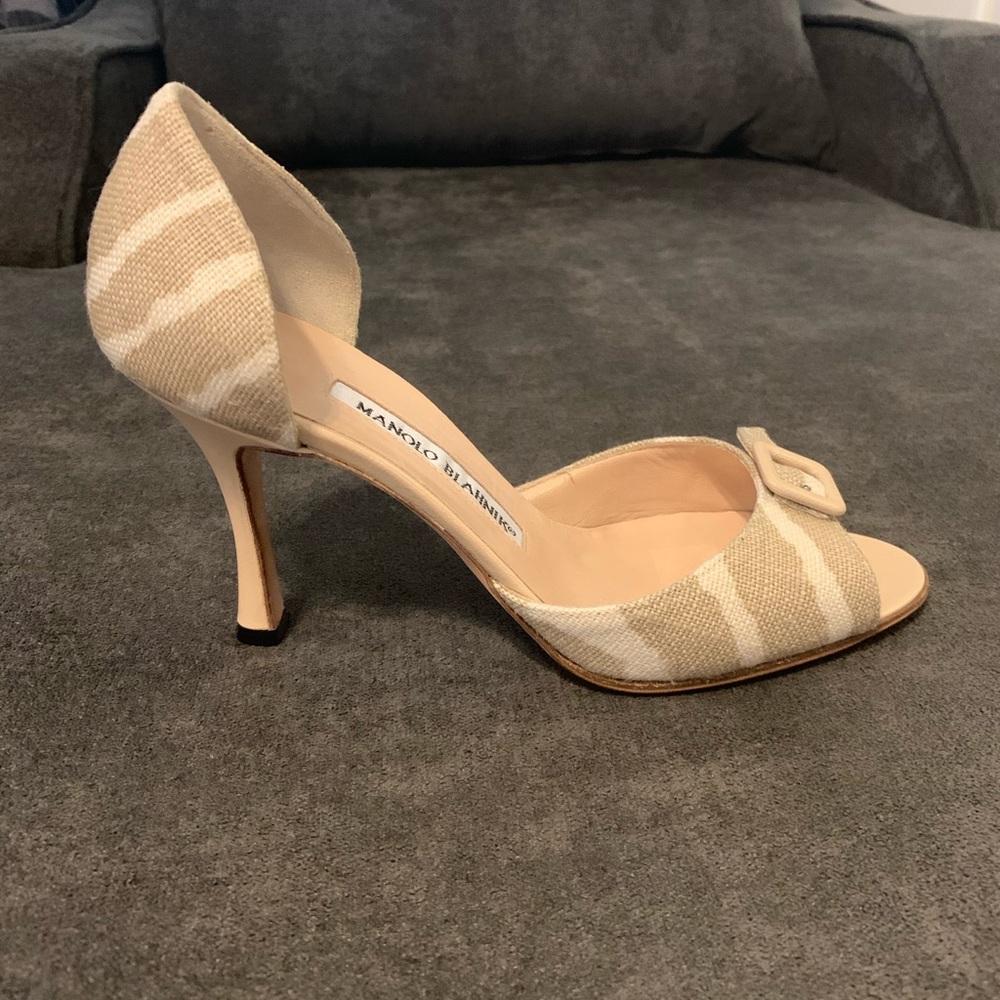 Manolo Blahnik 3.5” open toe pump